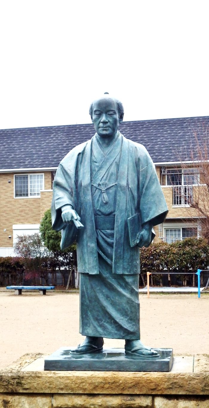 山片蟠桃の像（兵庫県高砂市米田町神爪）