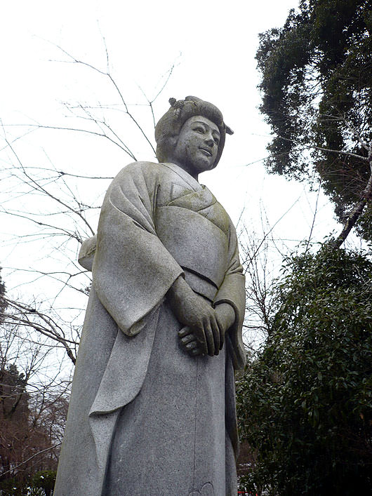 阿久利姫(瑶泉院)の石造（尾関山公園、広島県三次市）